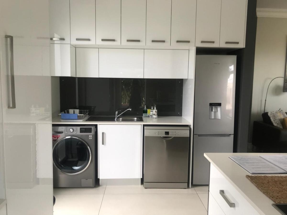 The Cottage On Cordia 2 Bedroom Self Catering 2Km From Umhlanga Beach Durban Exterior foto