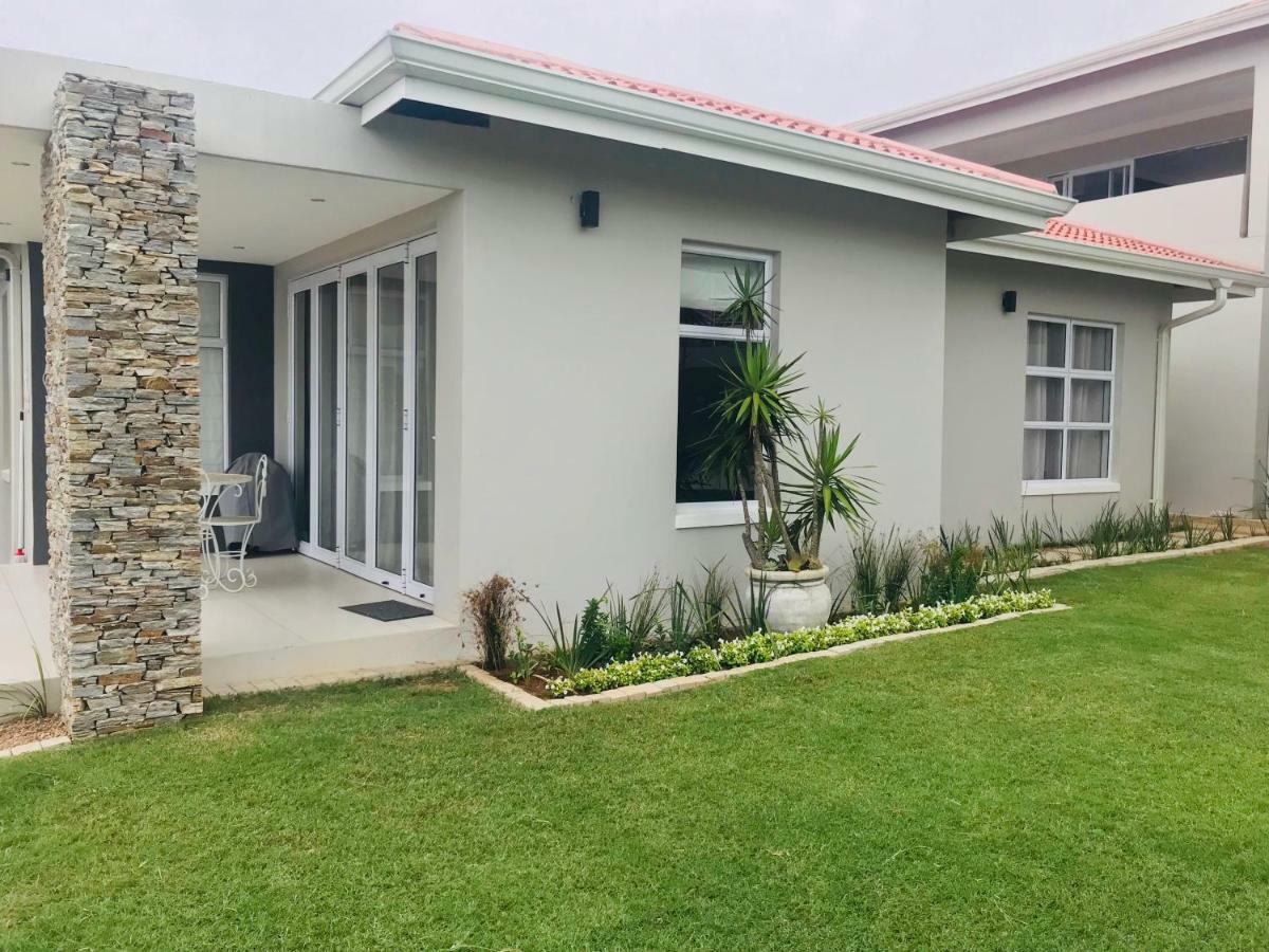 The Cottage On Cordia 2 Bedroom Self Catering 2Km From Umhlanga Beach Durban Exterior foto