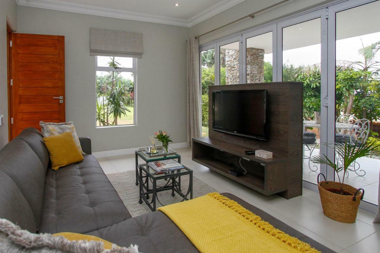 The Cottage On Cordia 2 Bedroom Self Catering 2Km From Umhlanga Beach Durban Exterior foto